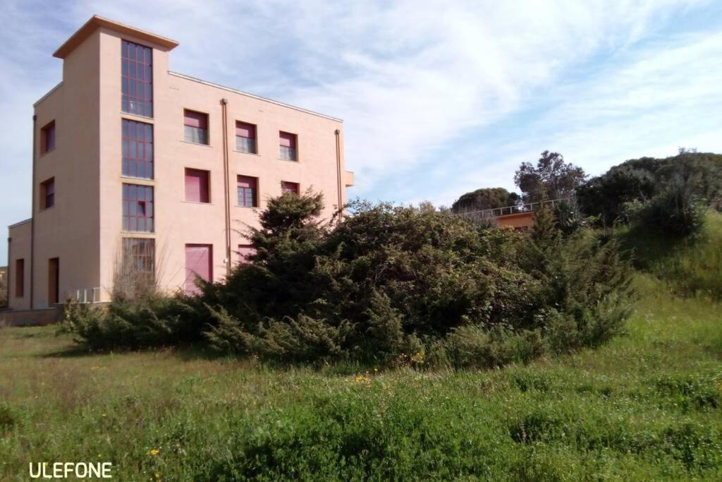 In parco naturale, con accesso diretto alla spiaggia Pisa Esterno foto